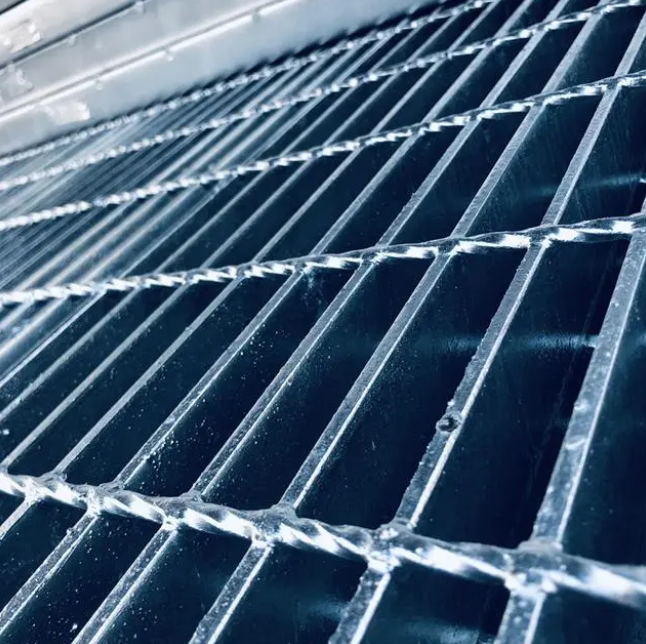 下水道5mm厚格柵板|停車場(chǎng)6mm厚格柵板|橋梁7mm厚格柵板 下水道5mm厚格柵板|停車場(chǎng)6mm厚格柵板|橋梁7mm厚格柵板